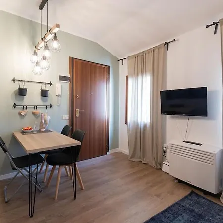 Enjoy - Bilocale Centralissimo In Via Roma Apartamento