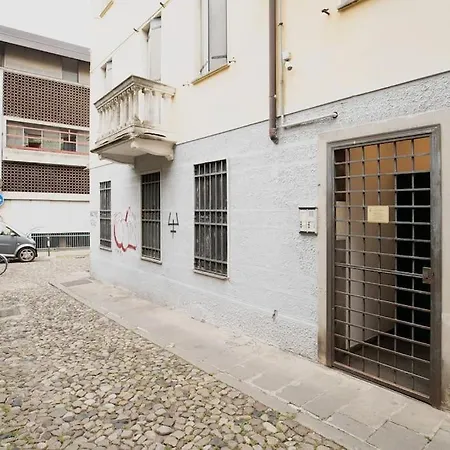 Enjoy - Bilocale Centralissimo In Via Roma Apartamento *